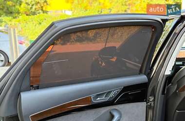 Седан Audi A8 2016 в 