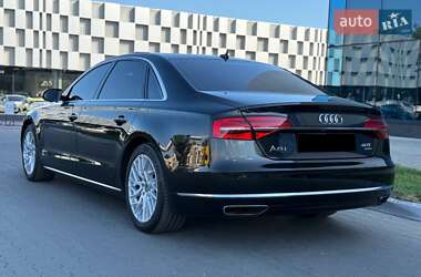 Седан Audi A8 2016 в 