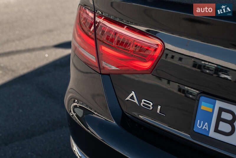Седан Audi A8 2013 в Львове