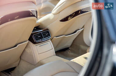Седан Audi A8 2013 в 