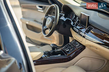 Седан Audi A8 2013 в 