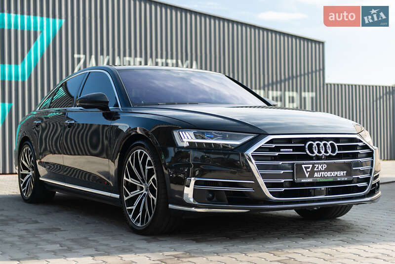 Седан Audi A8 2018 в Мукачево