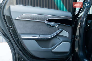 Седан Audi A8 2018 в 