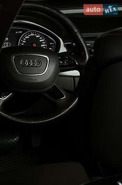 Седан Audi A8 2013 в 