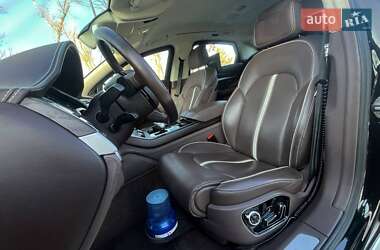 Седан Audi A8 2017 в 