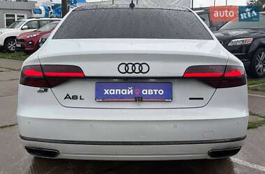 Седан Audi A8 2016 в 
