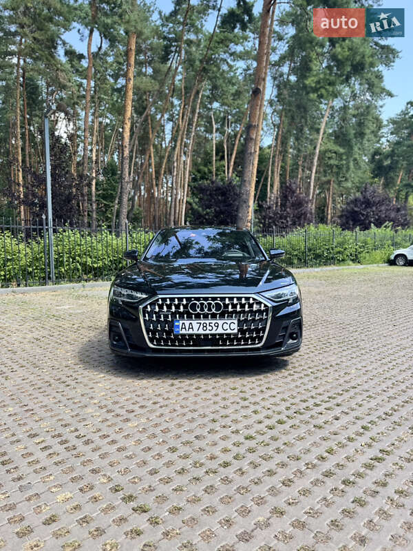 Седан Audi A8 2022 в Києві