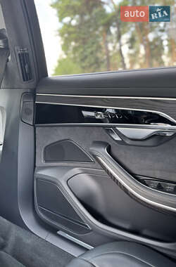 Седан Audi A8 2022 в 