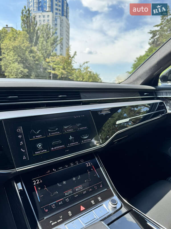 Седан Audi A8 2022 в Києві