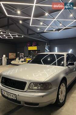 Седан Audi A8 2000 в 
