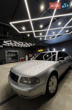 Седан Audi A8 2000 в 