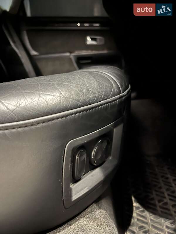 Седан Audi A8 2000 в Львове