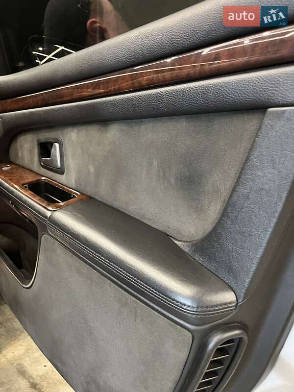 Седан Audi A8 2000 в Львове