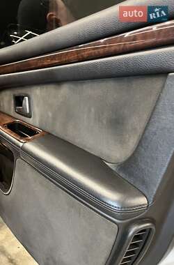 Седан Audi A8 2000 в 