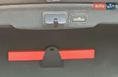 Седан Audi A8 2012 в 