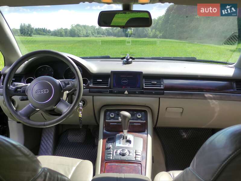 Седан Audi A8 2004 в Зіньківі