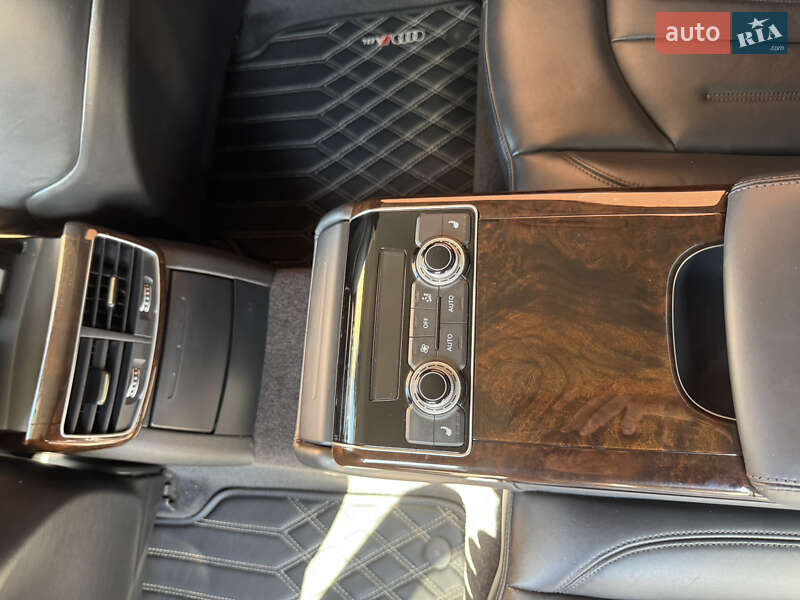 Седан Audi A8 2017 в Киеве