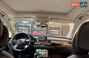 Седан Audi A8 2017 в 