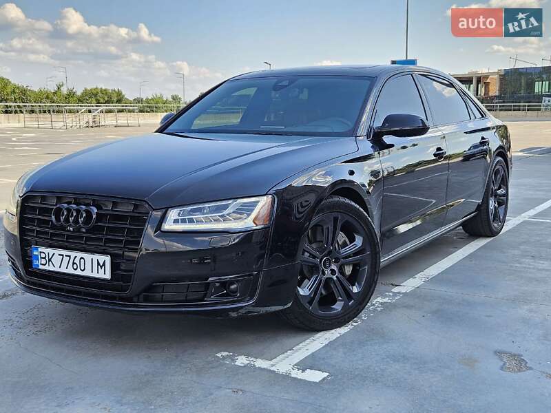 Седан Audi A8 2015 в 