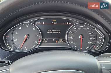 Седан Audi A8 2015 в 