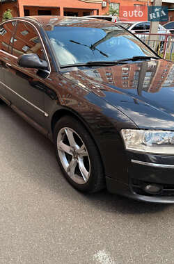 Седан Audi A8 2005 в 