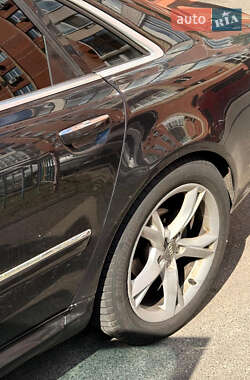 Седан Audi A8 2005 в 