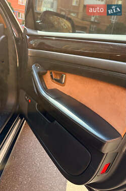 Седан Audi A8 2005 в 