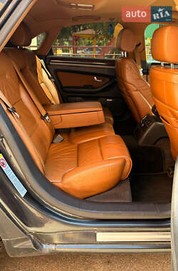 Седан Audi A8 2005 в 