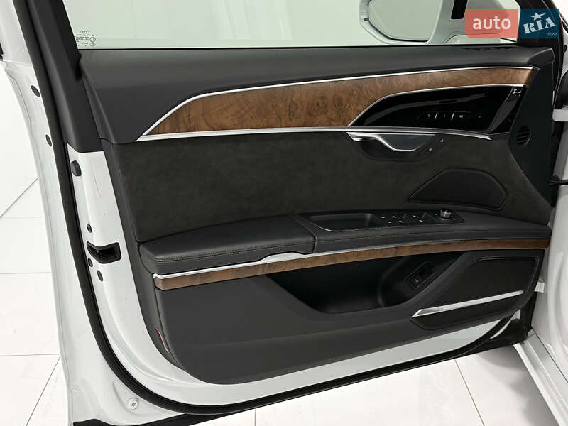 Седан Audi A8 2019 в Одессе