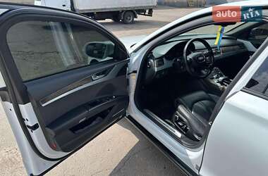 Седан Audi A8 2015 в 