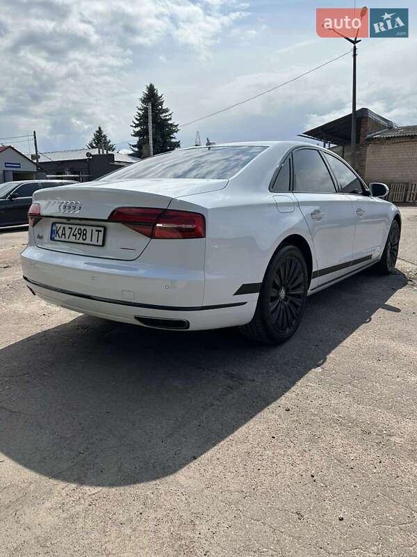 Седан Audi A8 2015 в Чернигове