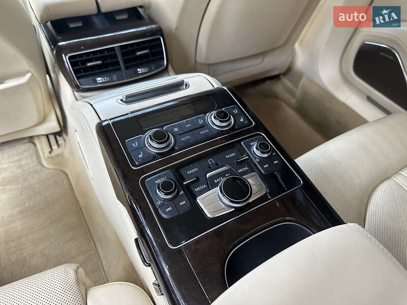 Седан Audi A8 2012 в Киеве