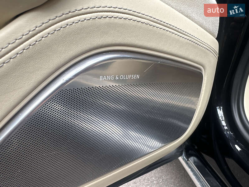 Седан Audi A8 2012 в Киеве