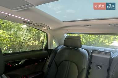 Седан Audi A8 2014 в 