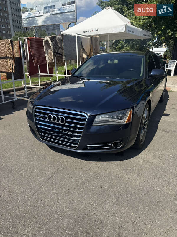 Седан Audi A8 2011 в 