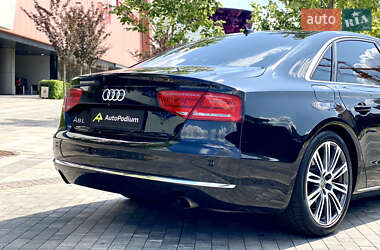 Седан Audi A8 2012 в 