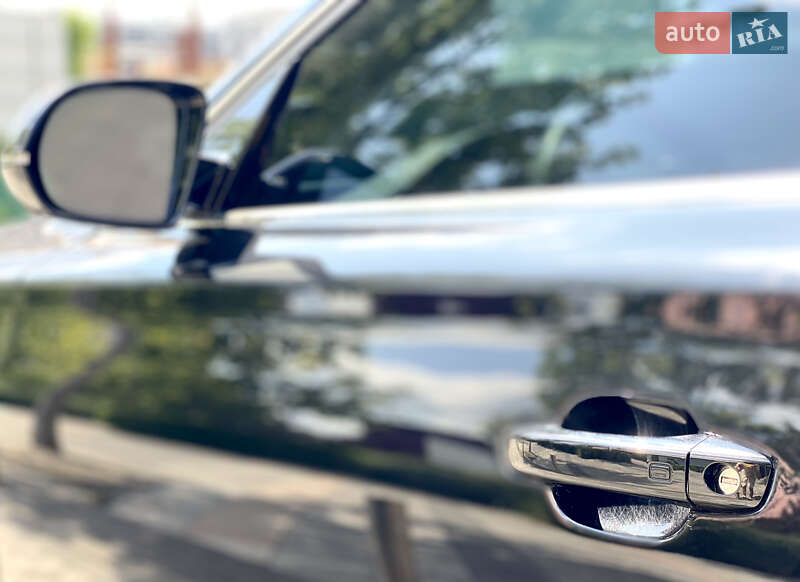 Седан Audi A8 2012 в Києві