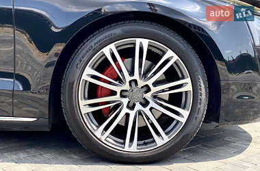 Седан Audi A8 2012 в 