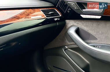 Седан Audi A8 2012 в 
