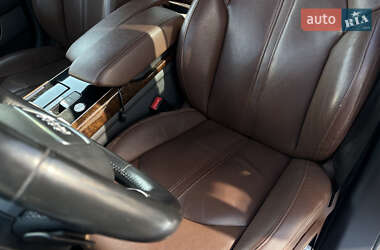 Седан Audi A8 2013 в 