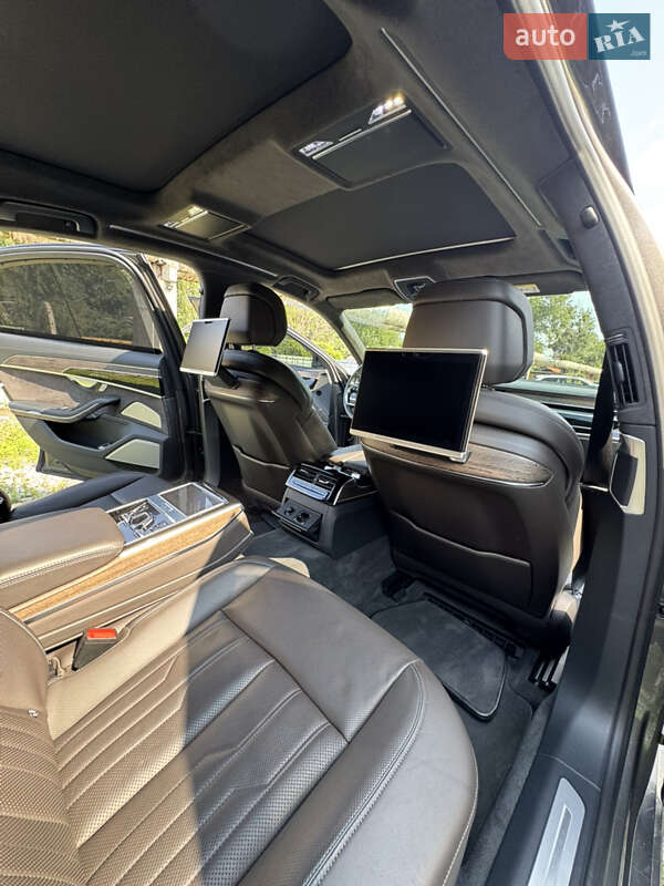 Седан Audi A8 2017 в Киеве