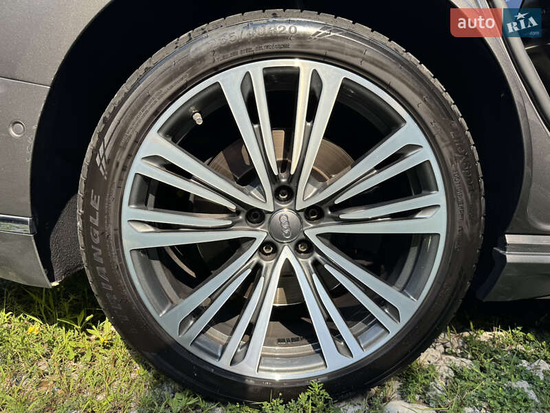 Седан Audi A8 2017 в Киеве