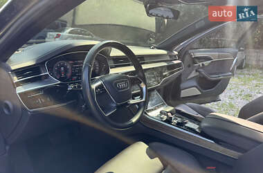 Седан Audi A8 2017 в 