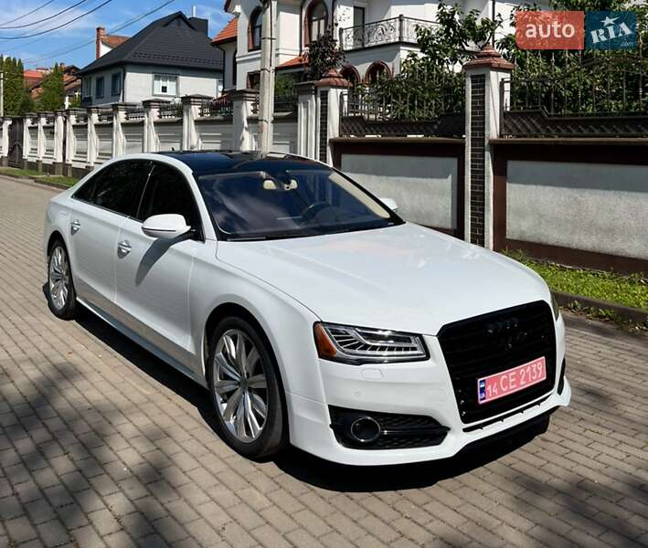Седан Audi A8 2016 в Ровно