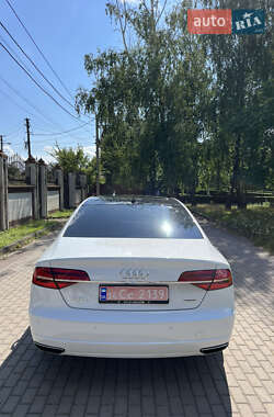 Седан Audi A8 2016 в 