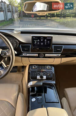 Седан Audi A8 2016 в 