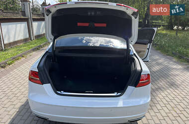 Седан Audi A8 2016 в 