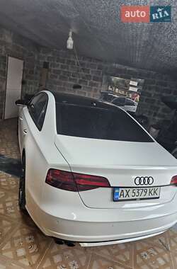 Седан Audi A8 2012 в 