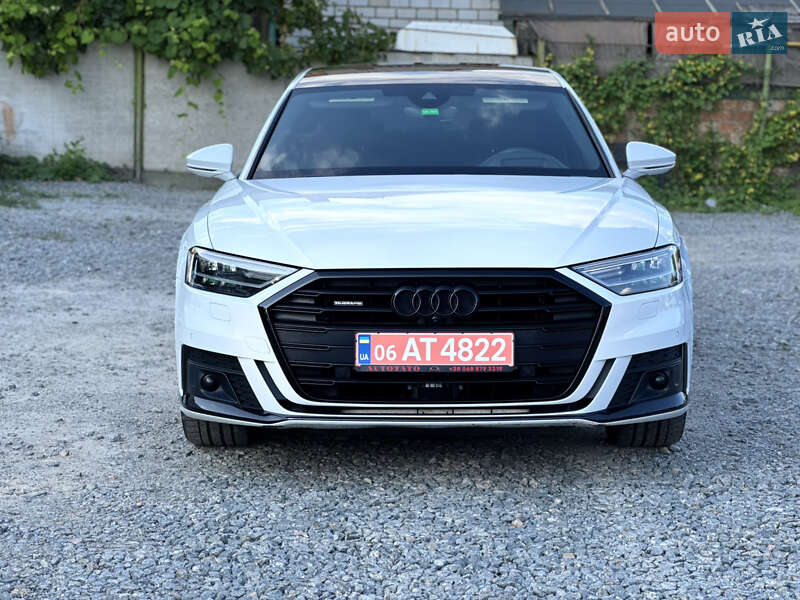 Седан Audi A8 2021 в Бердичеві