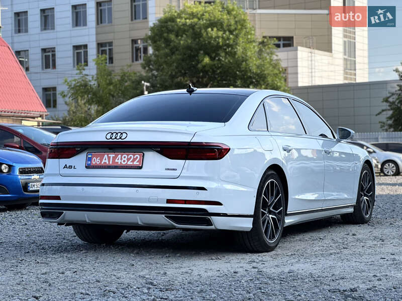 Седан Audi A8 2021 в Бердичеві